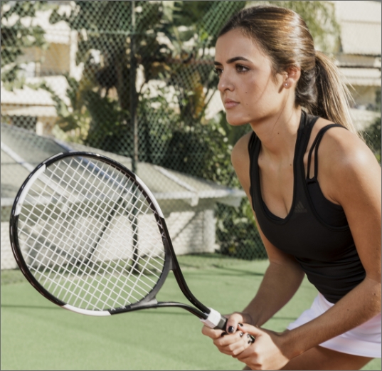 focused-tennis-player-side-view